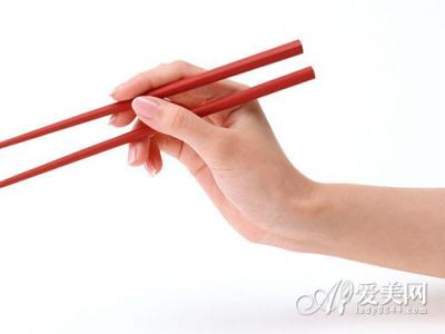 家人得病凑钱的方式 7种用筷方式会让你得病
