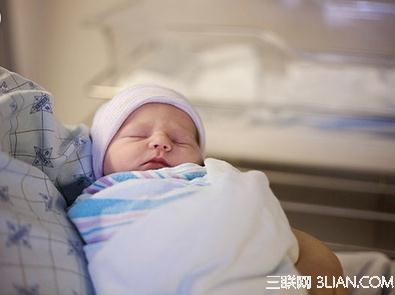 新生儿三个月体检 新生儿必做的三次体检
