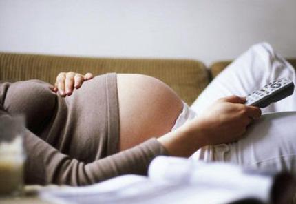 孕妇熬夜胎儿频繁的动 孕妇熬夜对胎儿的影响