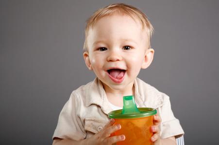 宝宝核桃油 为什么宝宝不能喝果汁