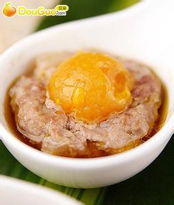 咸蛋蒸肉饼的广东做法 咸蛋黄蒸肉饼的做法