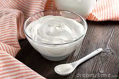 多美鲜喷射稀奶油用法 稀奶油的用法 稀奶油如何制作