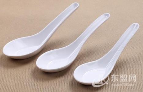使用筷子的礼仪 使用调羹的礼仪