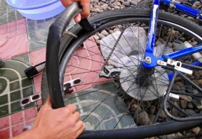 自行车补胎 自行车补胎需要注意的地方