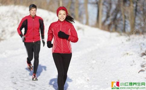 冬季跑步穿什么衣服 冬季运动穿什么衣服