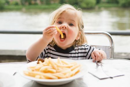 大豆会导致孩子性早熟 吃什么食品会导致孩子早熟