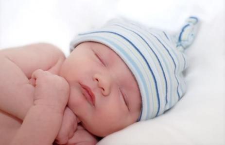 如何让3岁宝宝按时睡觉 如何让宝宝按时睡觉