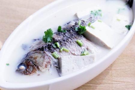 鲫鱼炖豆腐的做法 烹饪鲫鱼炖豆腐的方法