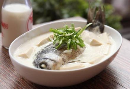 做鱼汤的方法 鱼汤的烹饪方法