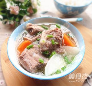 排骨汤的家常做法 排骨汤要怎么炖才好吃 家常炖汤骨汤的做法步骤
