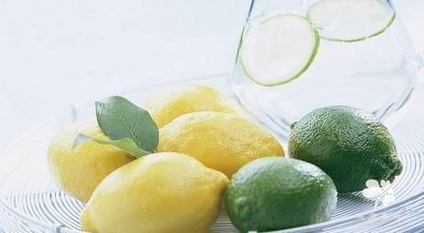 青柠檬的功效与作用 青柠檬和黄柠檬的区别