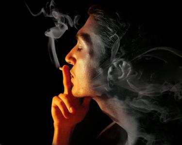 关于抽烟的危害 关于男士抽烟的危害