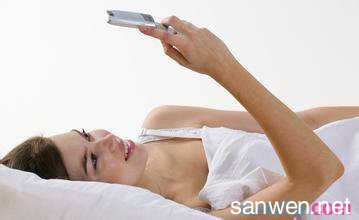 青少年睡眠不足的危害 睡前玩手机对青少年的睡眠有什么危害