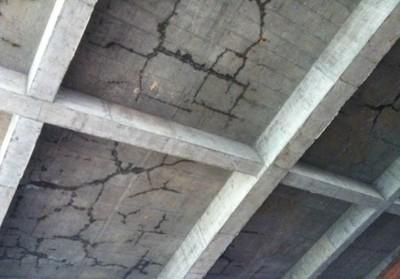 混凝土温度裂缝 混凝土的施工温度与裂缝的关系