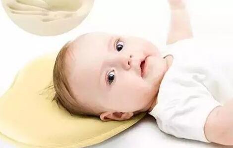 如何正确使用枕头 如何正确给宝宝选择枕头