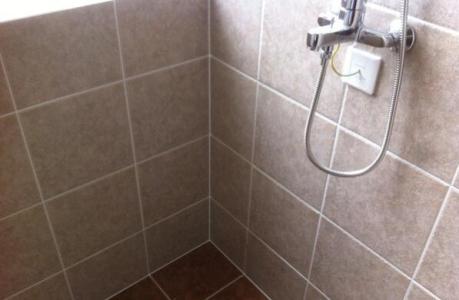 厕所瓷砖缝隙发霉 厕所瓷砖缝隙怎么洗