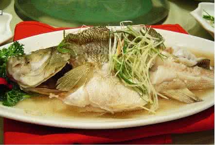 鲈鱼烹饪方法 鲈鱼的烹饪方法_鲈鱼要怎么烹饪