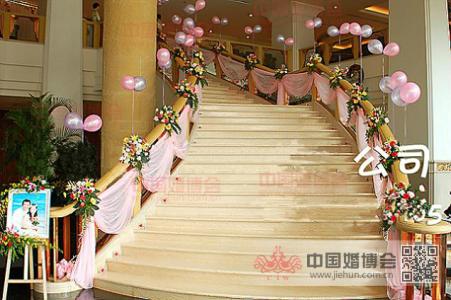 婚房布置楼梯扶手图片 婚房楼梯布置效果图