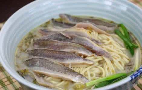 黄鱼雪菜煨面的做法 黄鱼煨面的做法有哪些 黄鱼煨面怎么做好吃