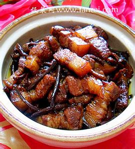 干茶树菇烧肉的做法 茶树菇烧肉的做法