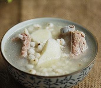 薏仁莲藕排骨汤的功效 莲藕薏米排骨汤的做法