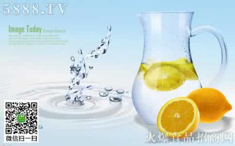 喝酒后喝柠檬水 喝酒后能喝柠檬水吗 喝酒后能喝柠檬泡水吗