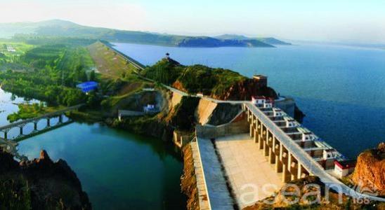 内蒙古沙漠莲花度假村 内蒙古丽山湖度假村