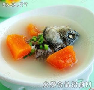 木瓜鲫鱼汤的功效 木瓜鲫鱼汤怎么做 木瓜鲫鱼汤的功效有哪些