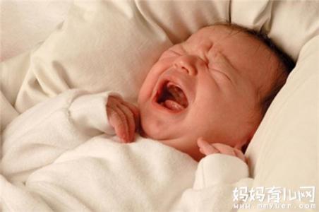 宝宝睡觉频繁突然大哭 宝宝睡觉突然大哭是怎么回事