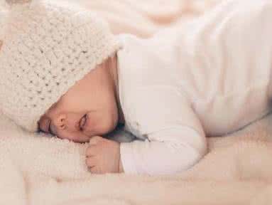 孕妇36周睡觉注意事项 宝宝睡觉的注意事项