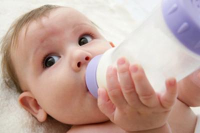 早产儿吃什么奶粉好 早产儿吃什么奶粉好 适合早产宝宝吃的奶粉牌子