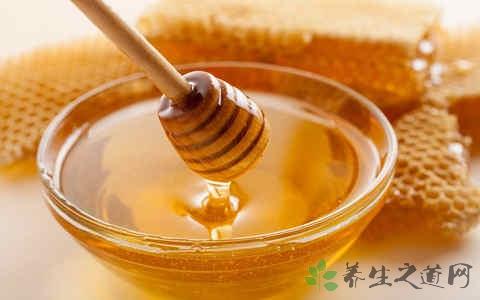 冬天喝什么蜂蜜比较好 冬天吃蜂蜜好吗 冬天喝什么蜂蜜最好