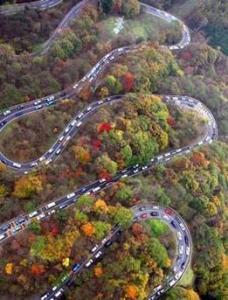 中国最弯曲的公路 最弯的公路就在中国