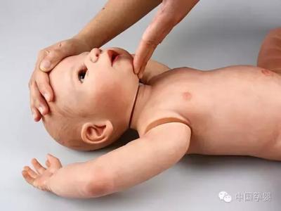 婴儿呛奶急救方法图片 婴幼儿急救常识