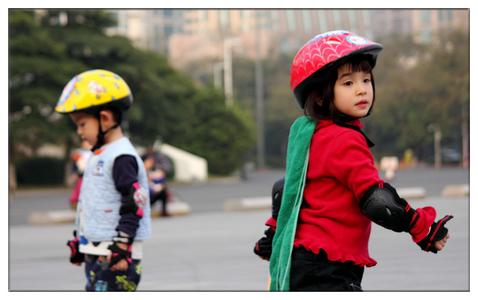 孩子学滑轮 孩子学滑轮要找个好教练