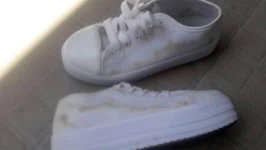 白色帆布鞋怎么洗干净 白布鞋脏了怎么洗才干净