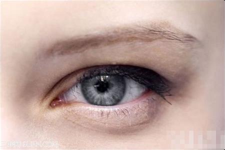 彩妆眼线笔头研发工厂 不同眼形取决彩妆术 画对眼线双眸大