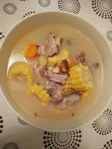 玉米排骨汤的做法 最正宗的玉米排骨汤怎么做_玉米排骨汤的正宗做法