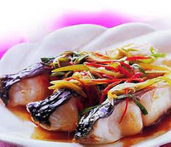 凉拌鲟鳇鱼皮的方法 烹饪鲟鱼的方法_鲟鱼的烹饪方法
