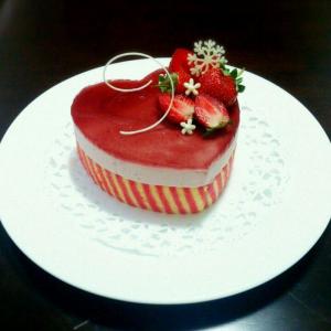 草莓慕斯蛋糕的做法 草莓慕斯蛋糕的做法介绍