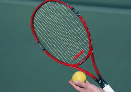 女士网球拍重量选择 网球拍怎么选择