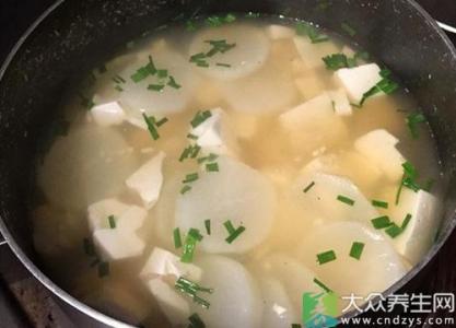 白萝卜豆腐汤的做法 白萝卜豆腐汤怎么做好吃_白萝卜豆腐汤的好吃做法