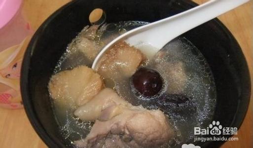 猴头菇鸡汤的做法 猴头菇煲猪骨老鸡汤的做法