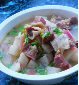 羊肉丸子萝卜汤的做法 好吃的羊肉炖萝卜汤如何做_羊肉炖萝卜汤的好吃做法