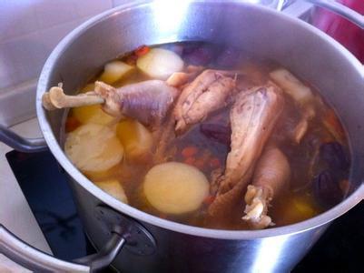 炖鸡汤的家常做法 炖鸡汤的做法_如何炖鸡汤