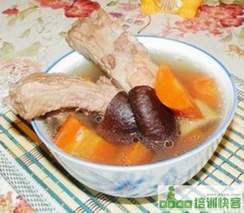胡萝卜排骨汤的做法 胡萝卜排骨汤的材料和做法教程