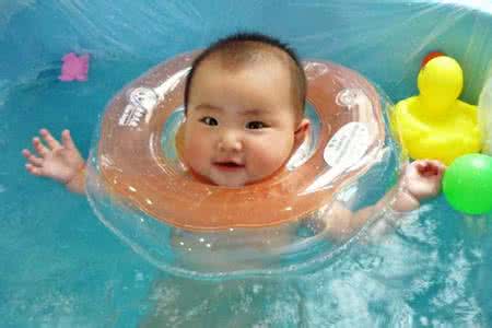 婴儿游泳之前注意事项 婴儿游泳要注意什么