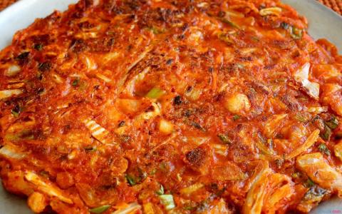韩式泡菜饼的做法 家常泡菜饼怎么做 简单韩式泡菜饼的做法步骤