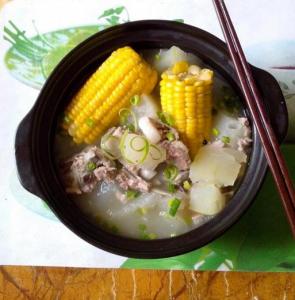 玉米海带排骨汤的做法 玉米海带排骨汤怎么做好吃_玉米排骨汤的好吃做法