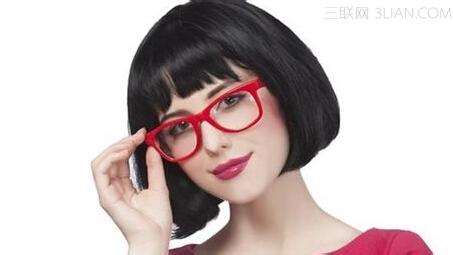 脸型与眼镜的搭配技巧 女生眼镜的搭配技巧